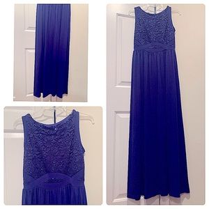WOMEN'S NAVY BLUE LACED GOWN SMALL